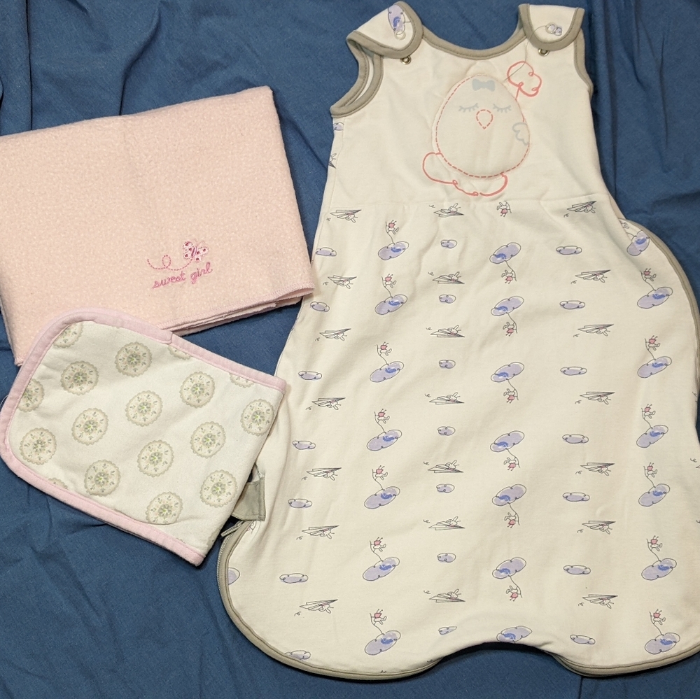 Nesting Bean Sleep Sack with Receiving Blanket and Burb Cloth